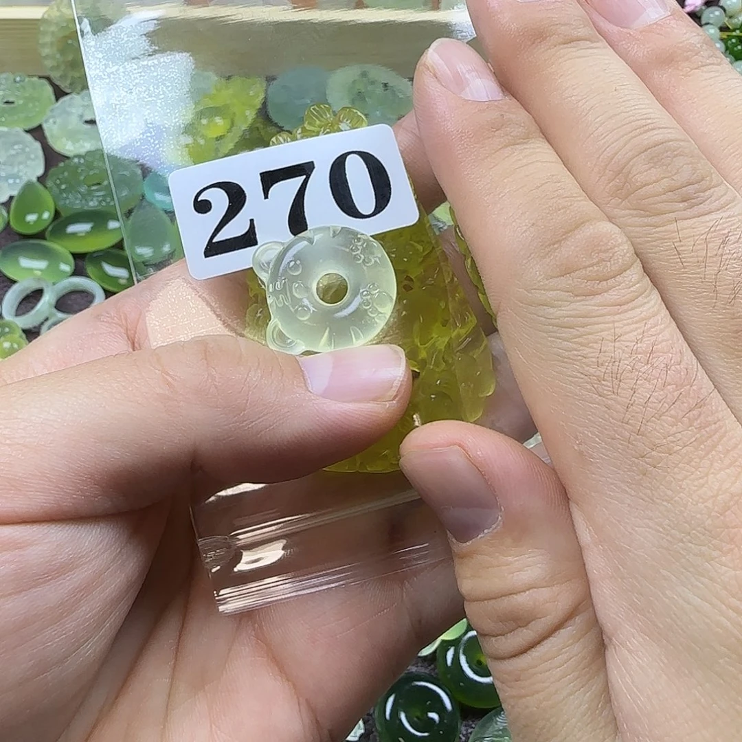 黄***兔蛇纹石玉未镶嵌岫玉吊坠