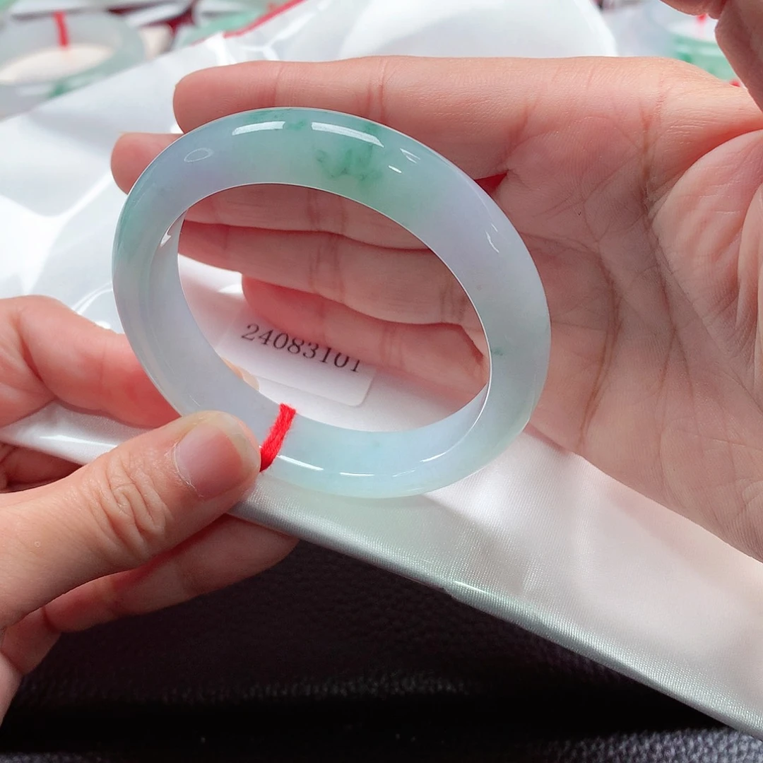 翡翠手镯未镶嵌天然A货翡翠手镯  