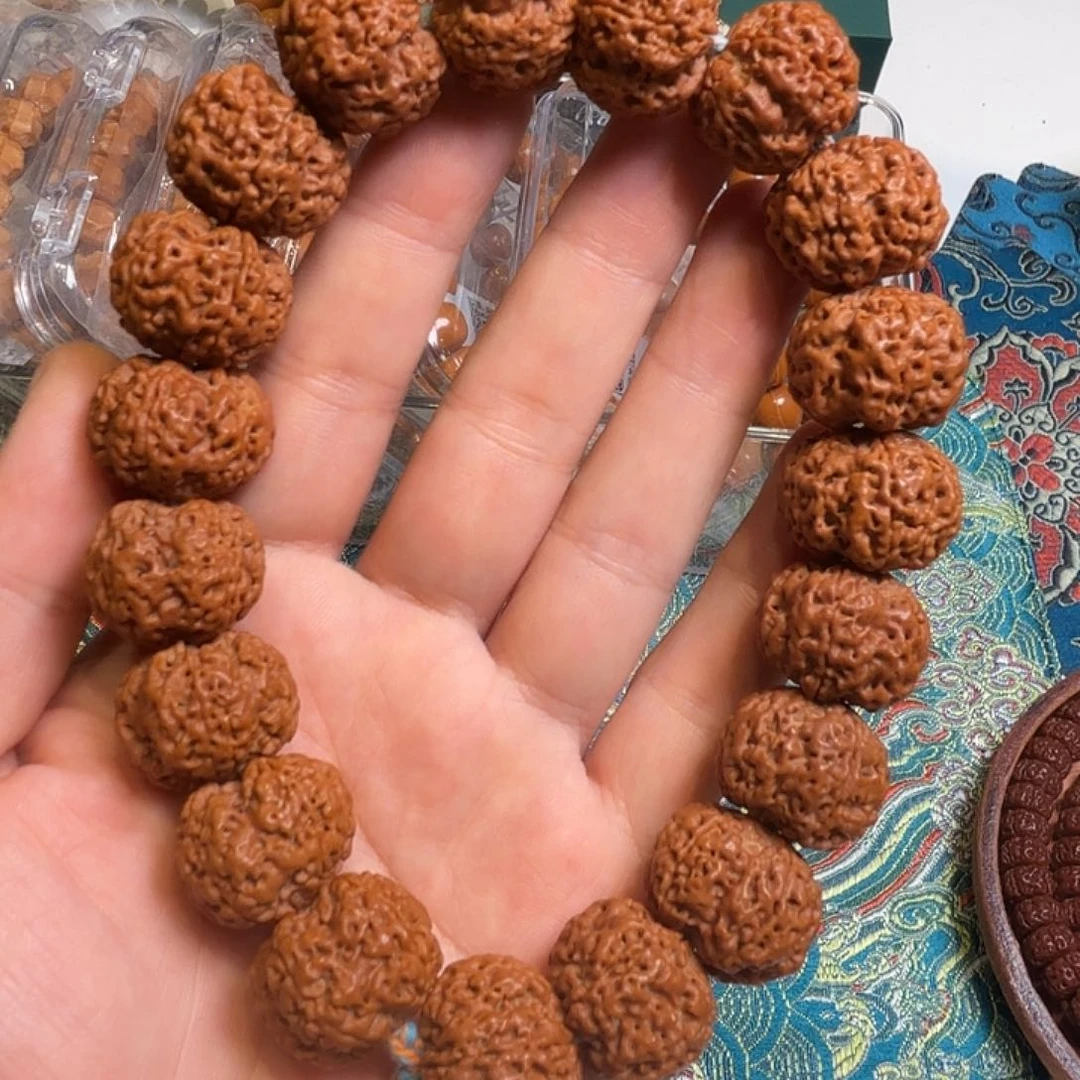 金刚菩提手串手持