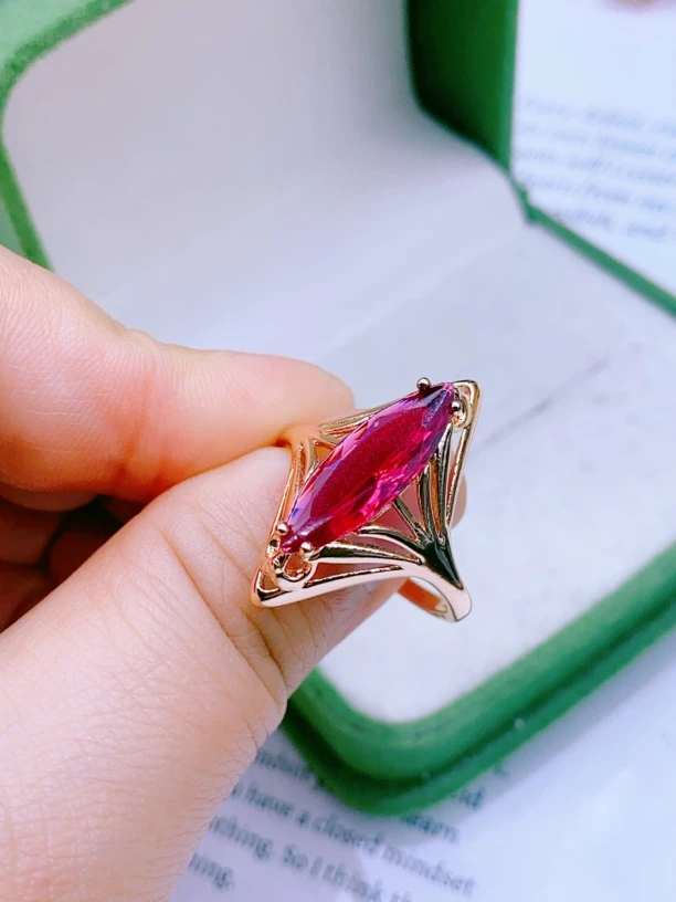 合金玻璃戒指  yakutrang 玫瑰金色 uzukimiz 一个  29号货款