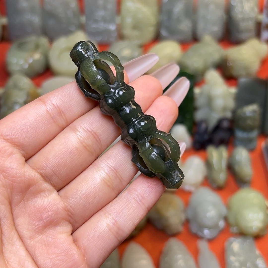 颈饰未镶嵌和田玉