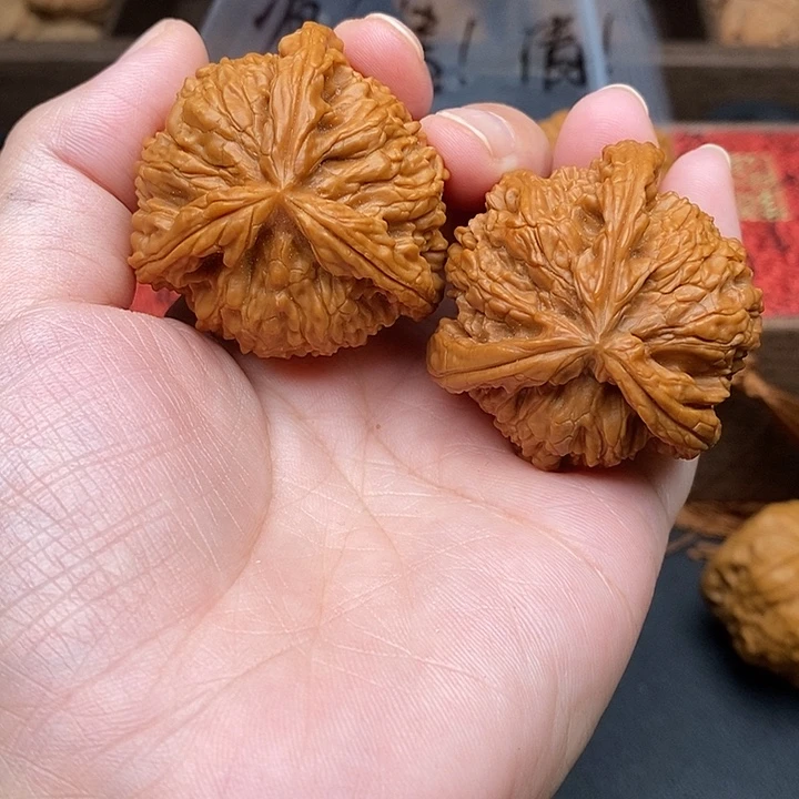 奈***把件文玩核桃白奔