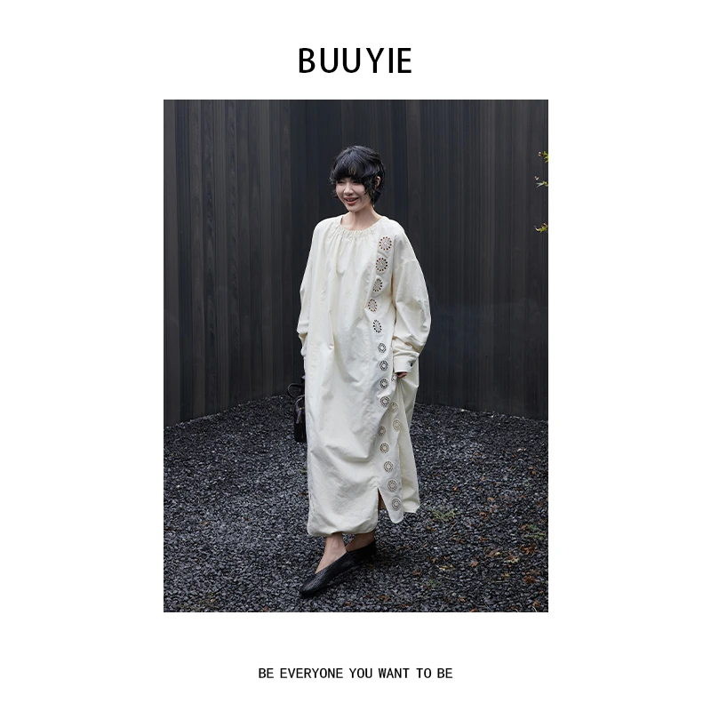 BUUYIE 25SS【柔霭】小众重磅工艺米色刺绣圆领连衣裙 250710