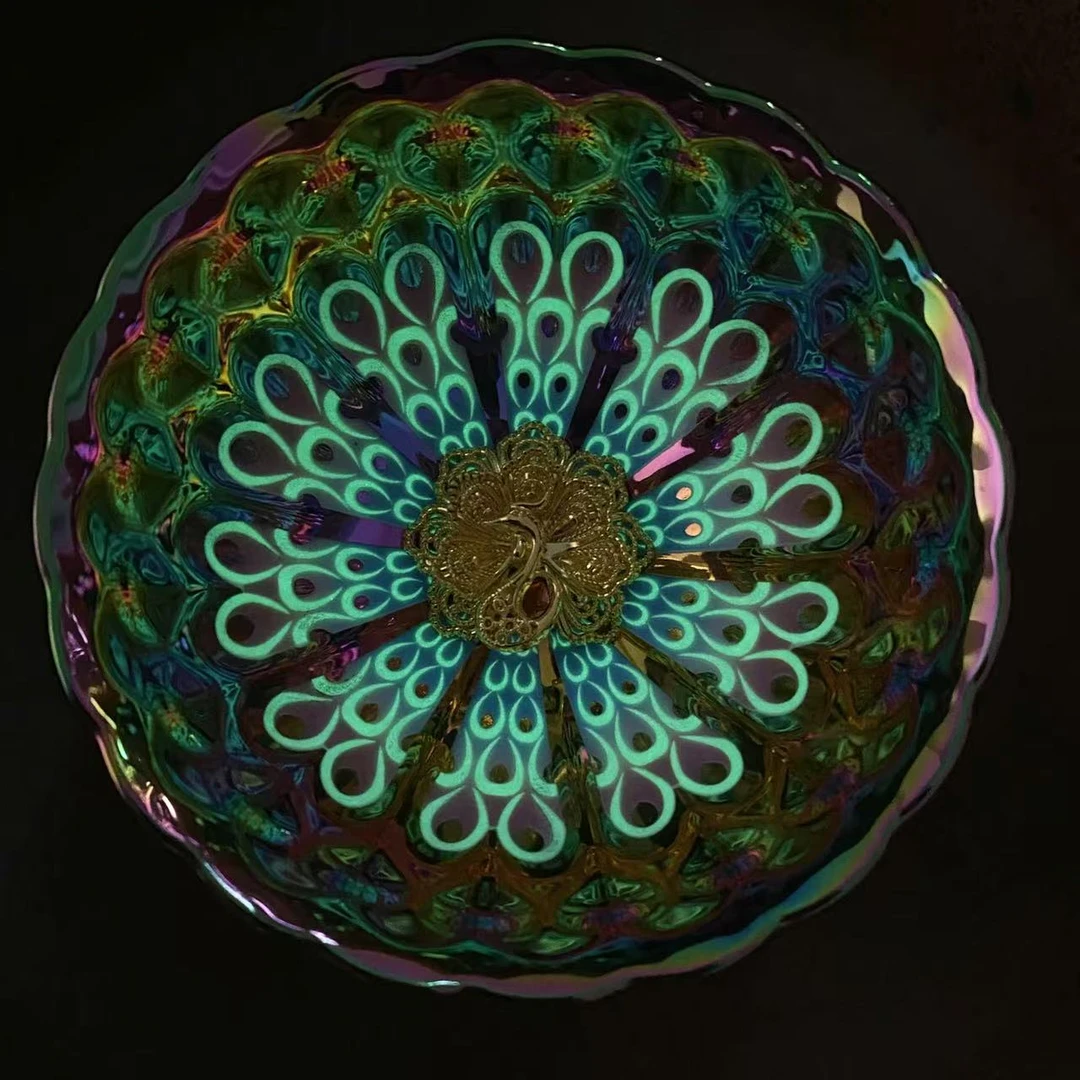 手工茶器 七彩梦幻夜光【金孔雀】太阳光-金底手电筒照吸光后夜光