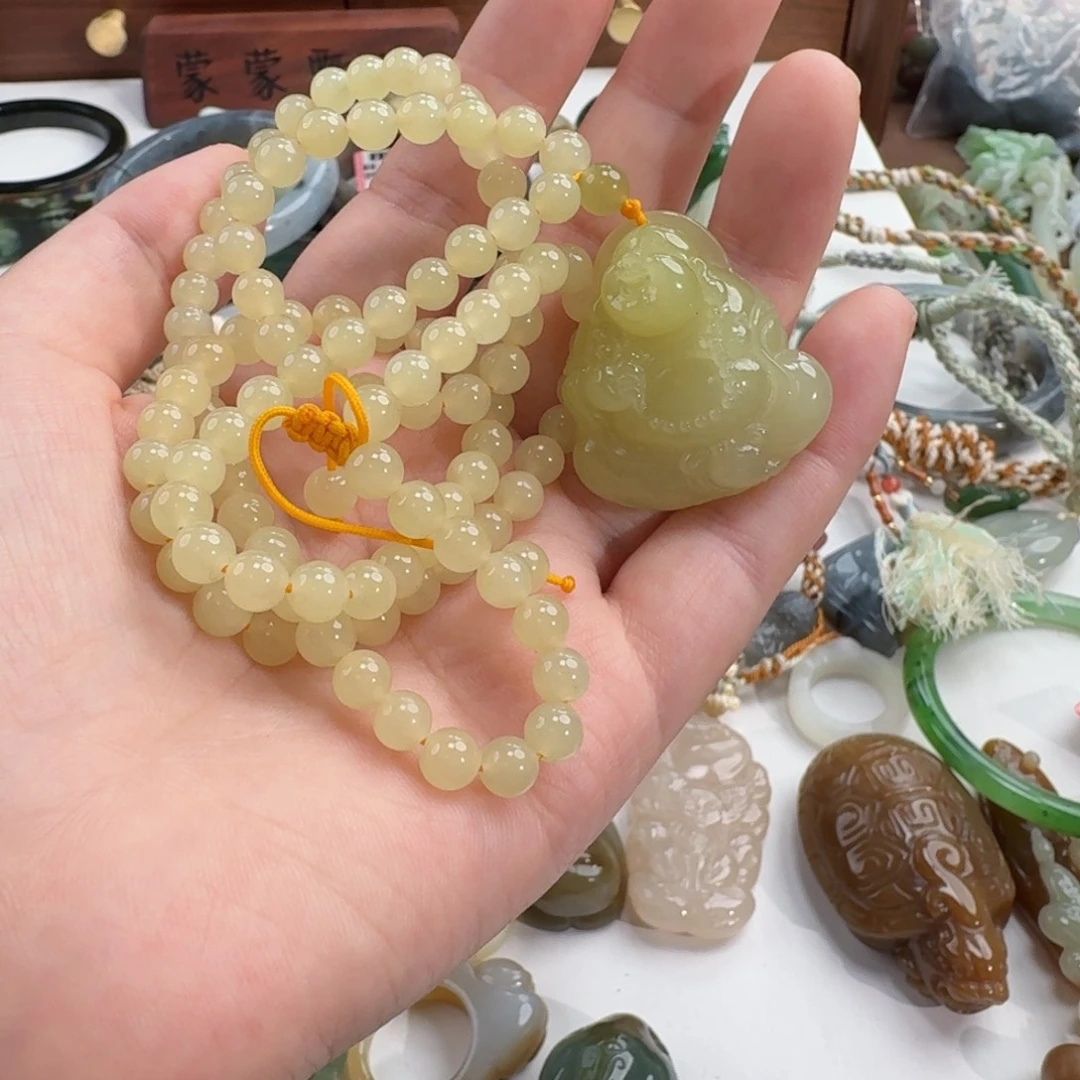 颈饰未镶嵌和田玉