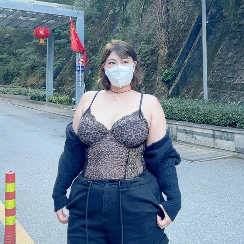 180的陈橙橙【豹力美学】大码辣妹野性蕾丝带胸垫设计感豹纹吊带