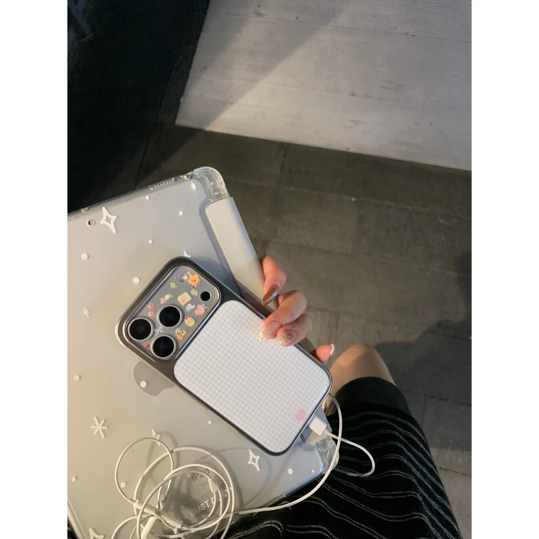 【奶油专属】电镀银滴胶ins爱心格纹适用苹果17pro女iphone15手机壳