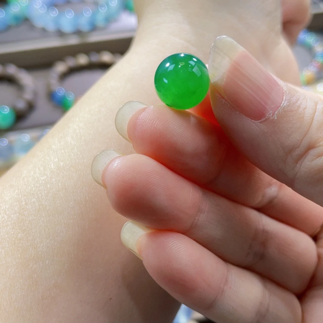 翡翠未镶嵌手链有裂