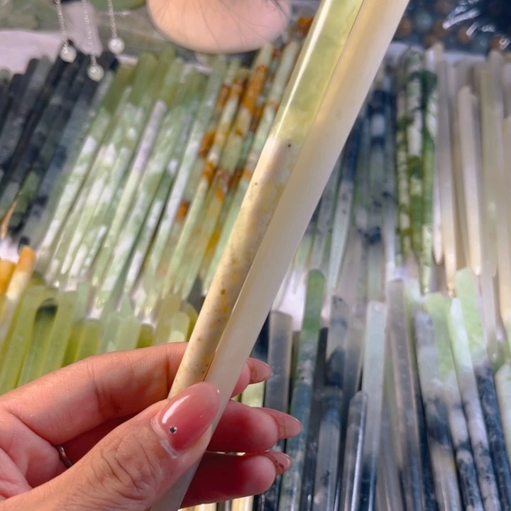 林***妹蛇纹石玉未镶嵌发簪