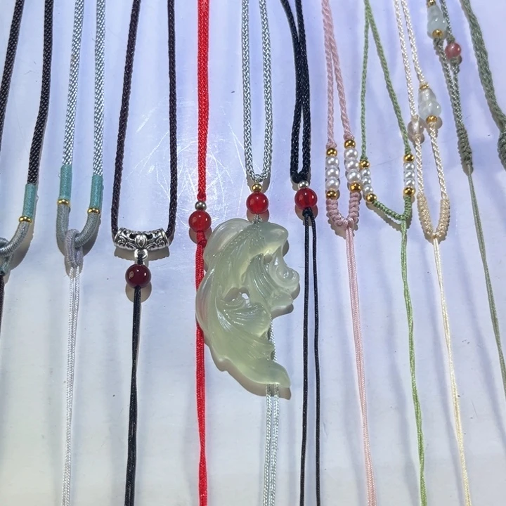 未镶嵌蛇纹石玉吊坠(赠链)鱼