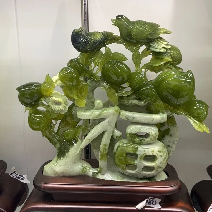 蛇纹石玉（覆膜）未镶嵌珠宝奇石