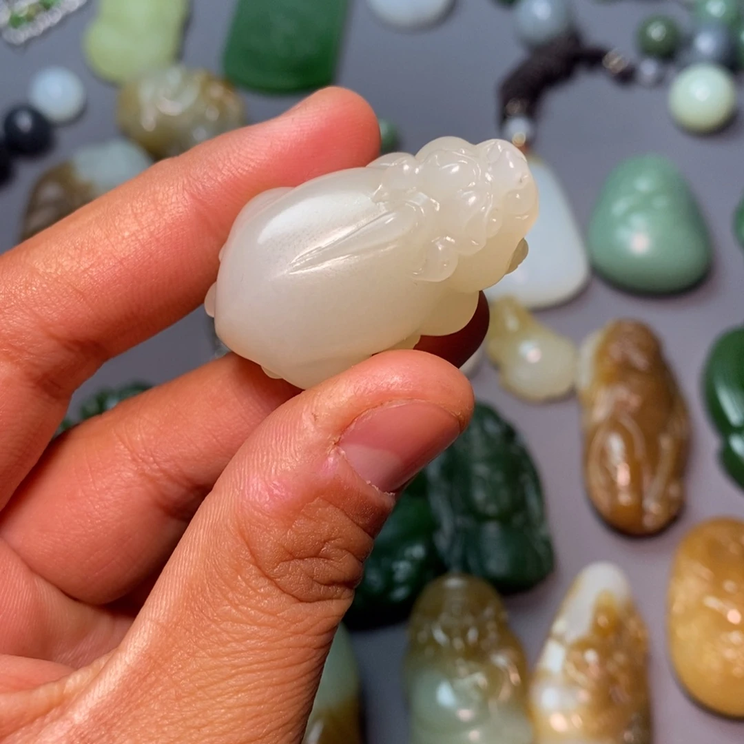 和田玉颈饰未镶嵌