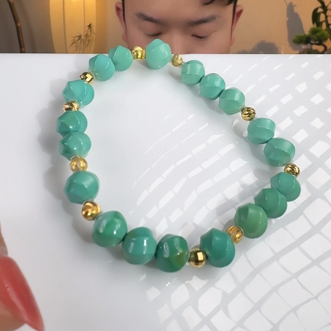 绿松石18K金镶嵌挂件