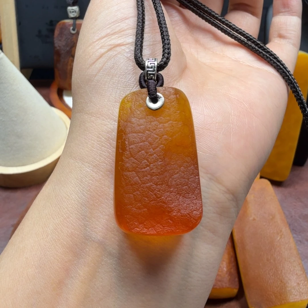 未镶嵌吊坠(赠链)琥珀