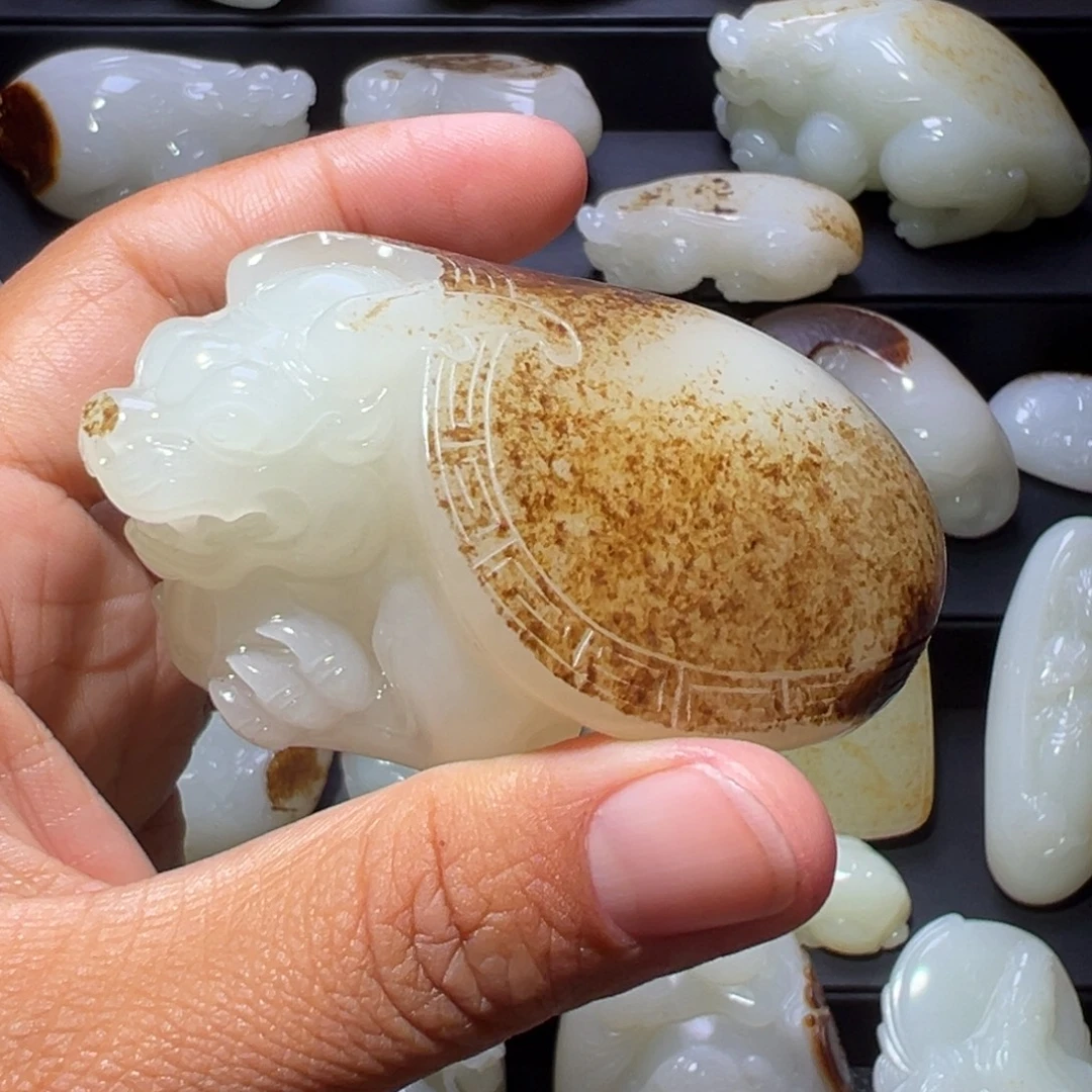 乘***浪和田玉未镶嵌颈饰