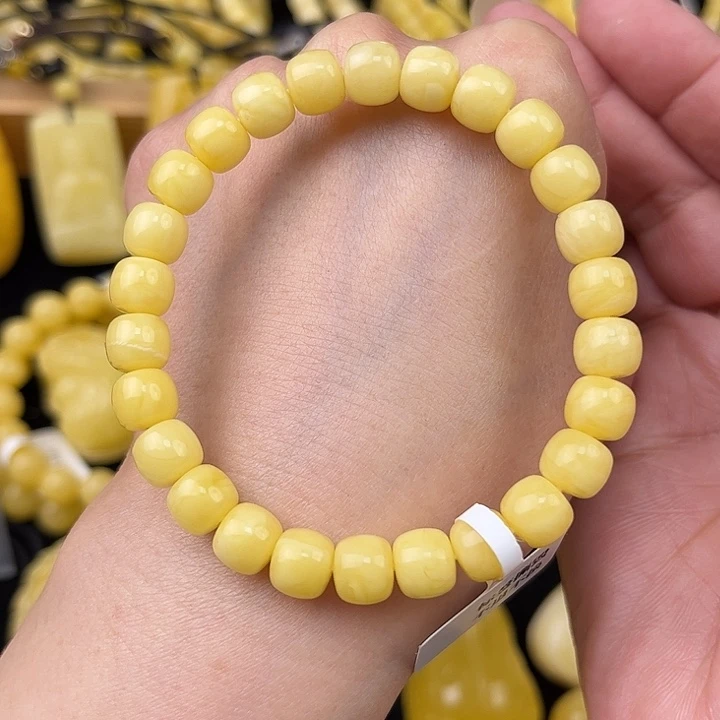 琥珀未镶嵌颈饰琥珀