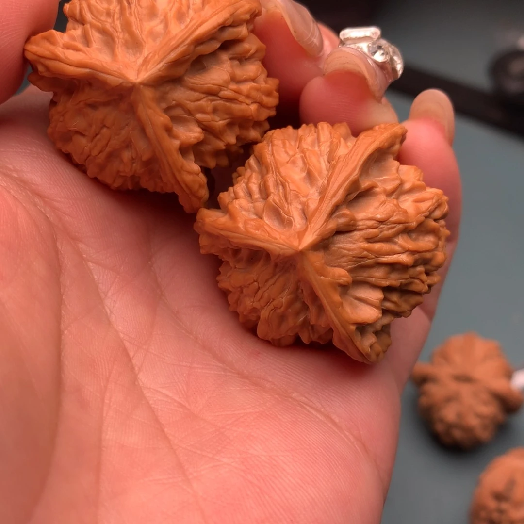 文玩核桃把件A****.三棱43