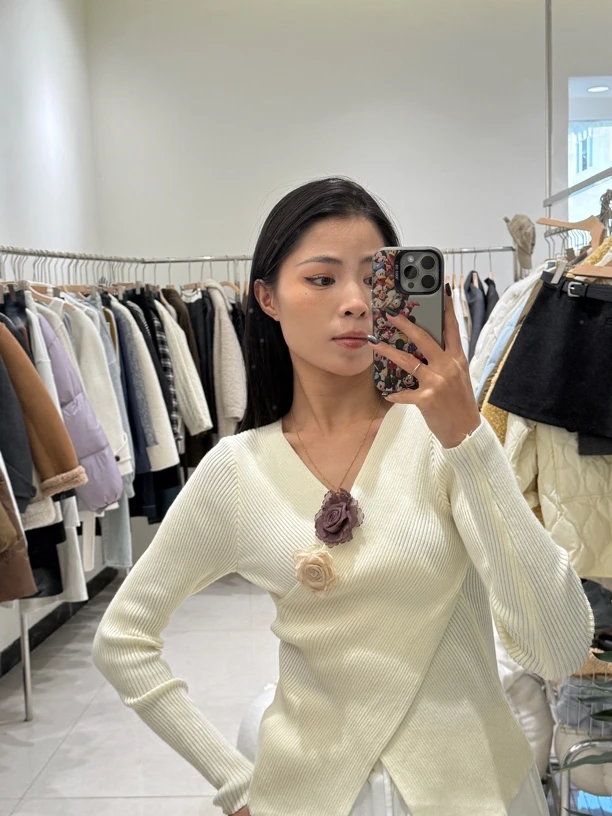 不起球女V领毛针织衫百搭时尚秋冬长袖秋季早秋女装短款显瘦