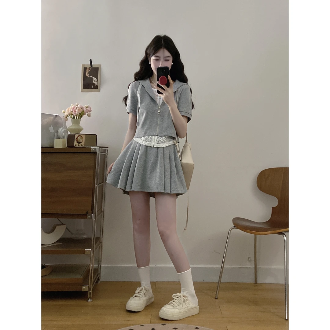 2025新款胖MM时尚设计感蕾丝假两件上衣甜美百搭简约休闲套装