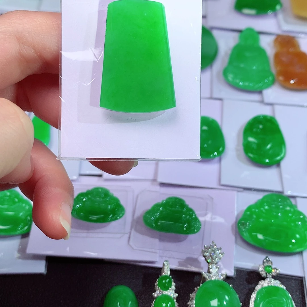 吊坠(赠链)未镶嵌翡翠天然翡翠