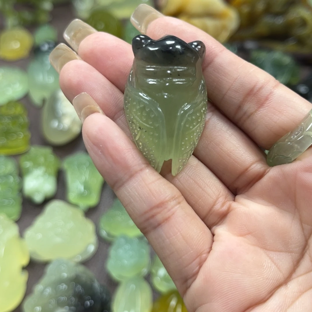 未镶嵌蛇纹石玉颈饰