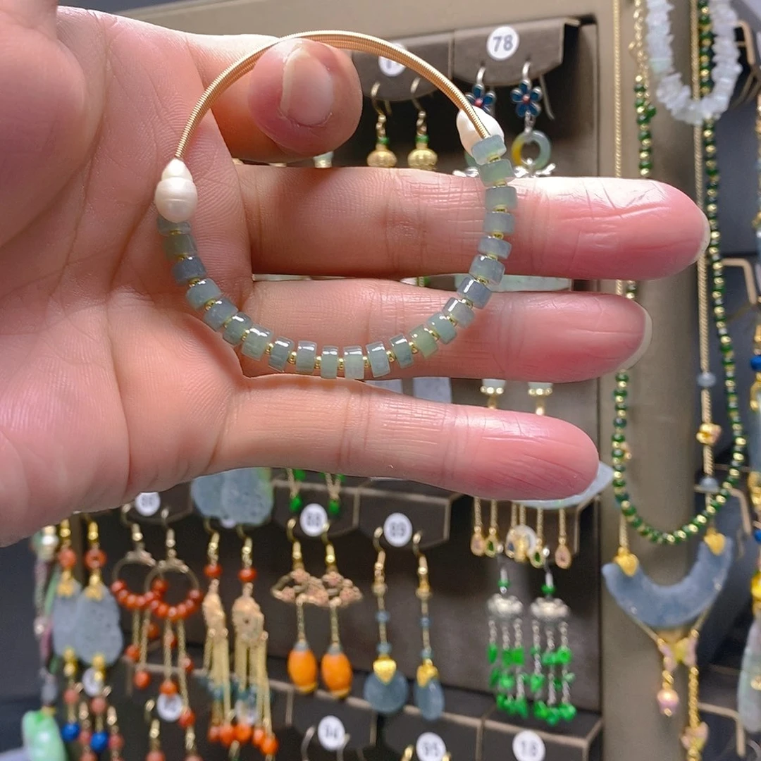 未镶嵌翡翠耳饰翡翠