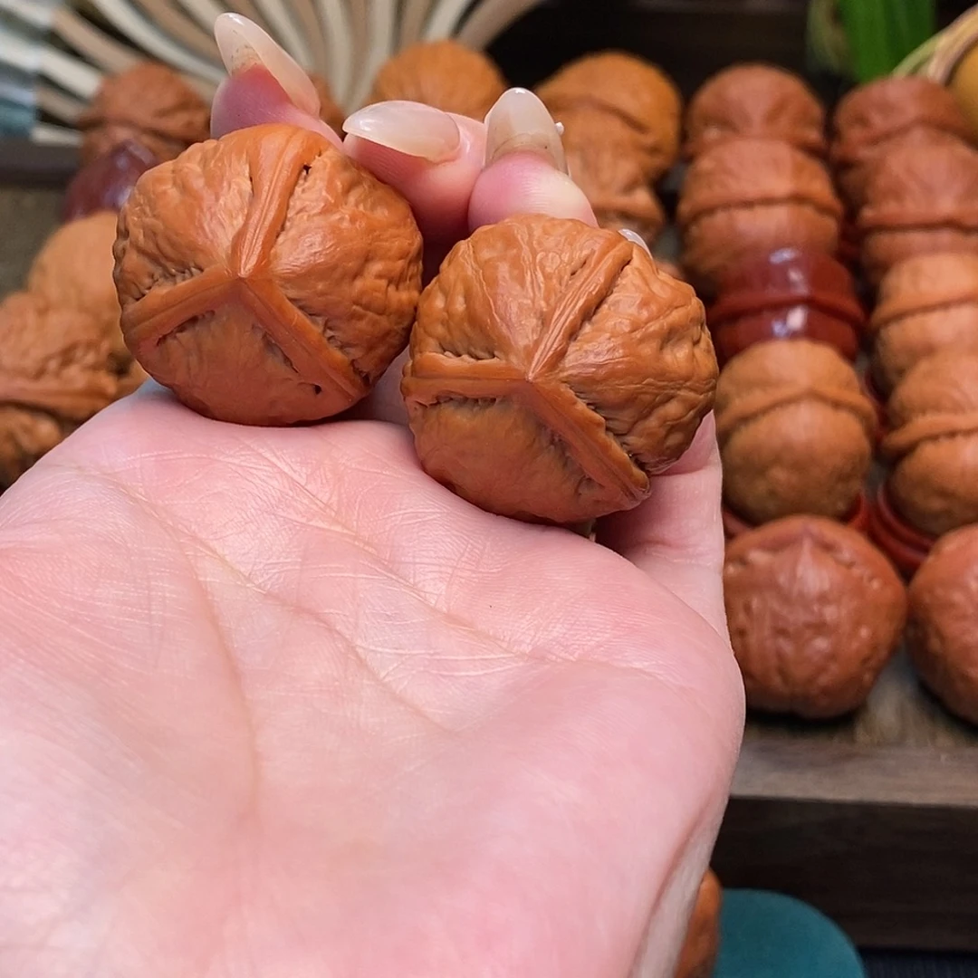 文玩核桃吊坠蛙蛙三棱