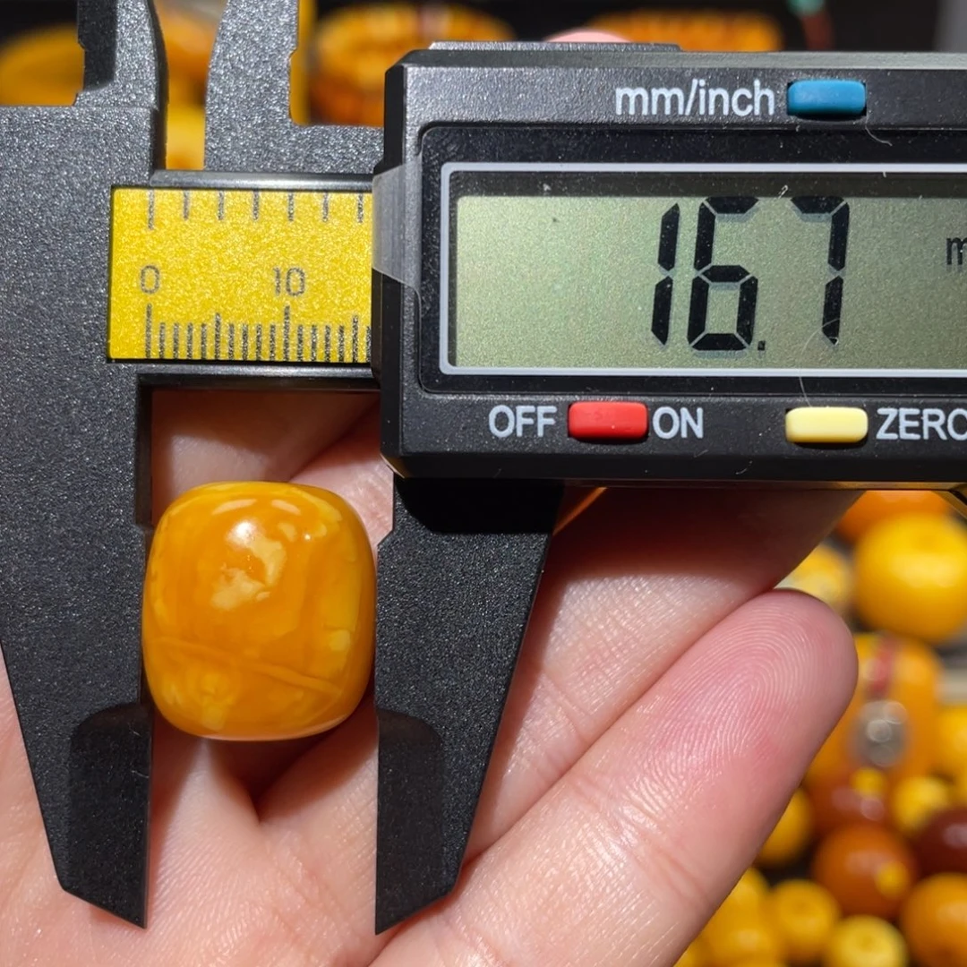 裸石琥珀未镶嵌桶珠
