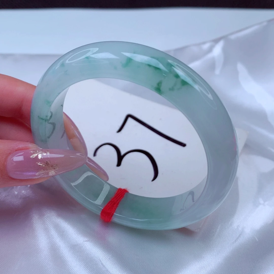 翡翠手镯未镶嵌翡翠52