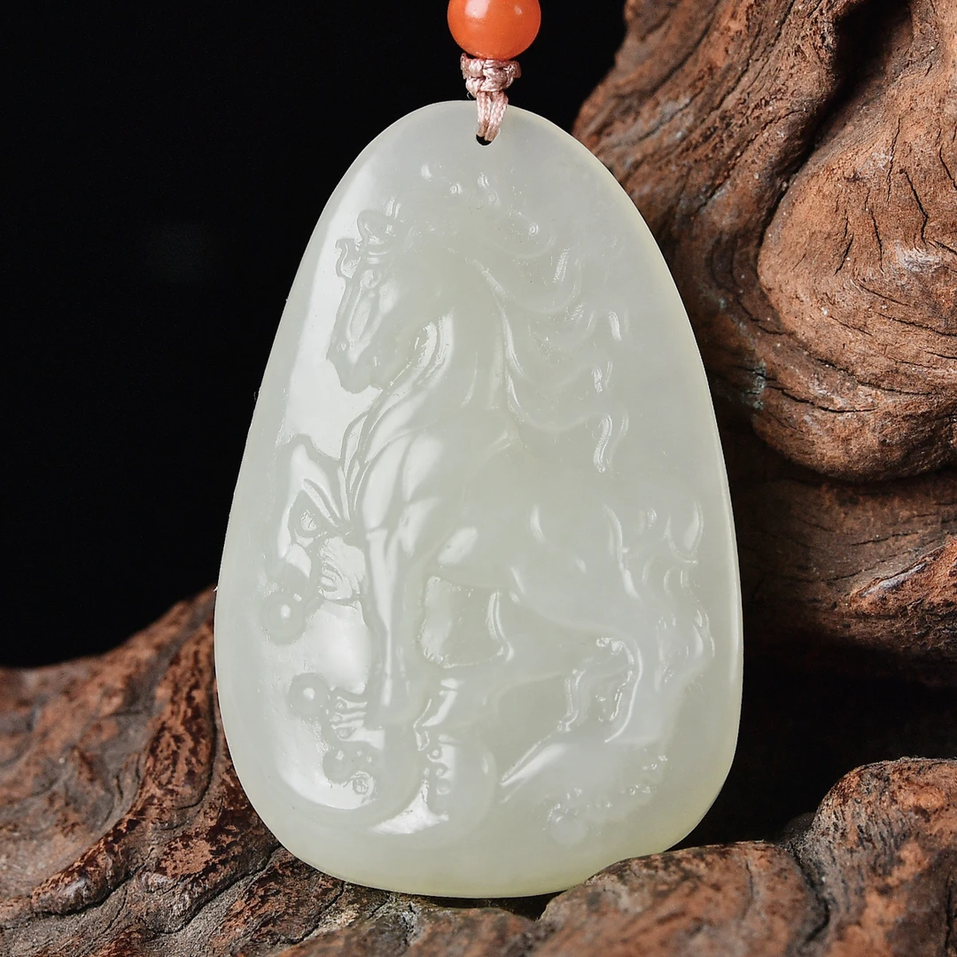 天然和田玉生肖马吊坠 马到成功玉石项链挂件