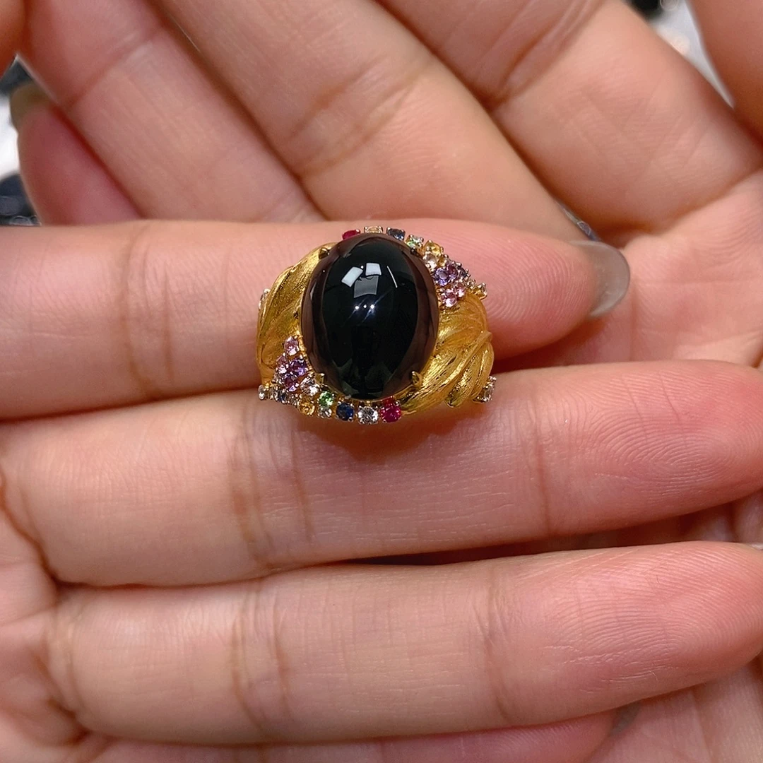 禹***含翡翠18K金镶嵌戒指