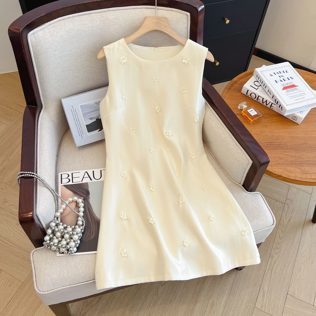 2025新款夏季显瘦连衣裙无袖气质休闲法式重工高级感连衣裙女