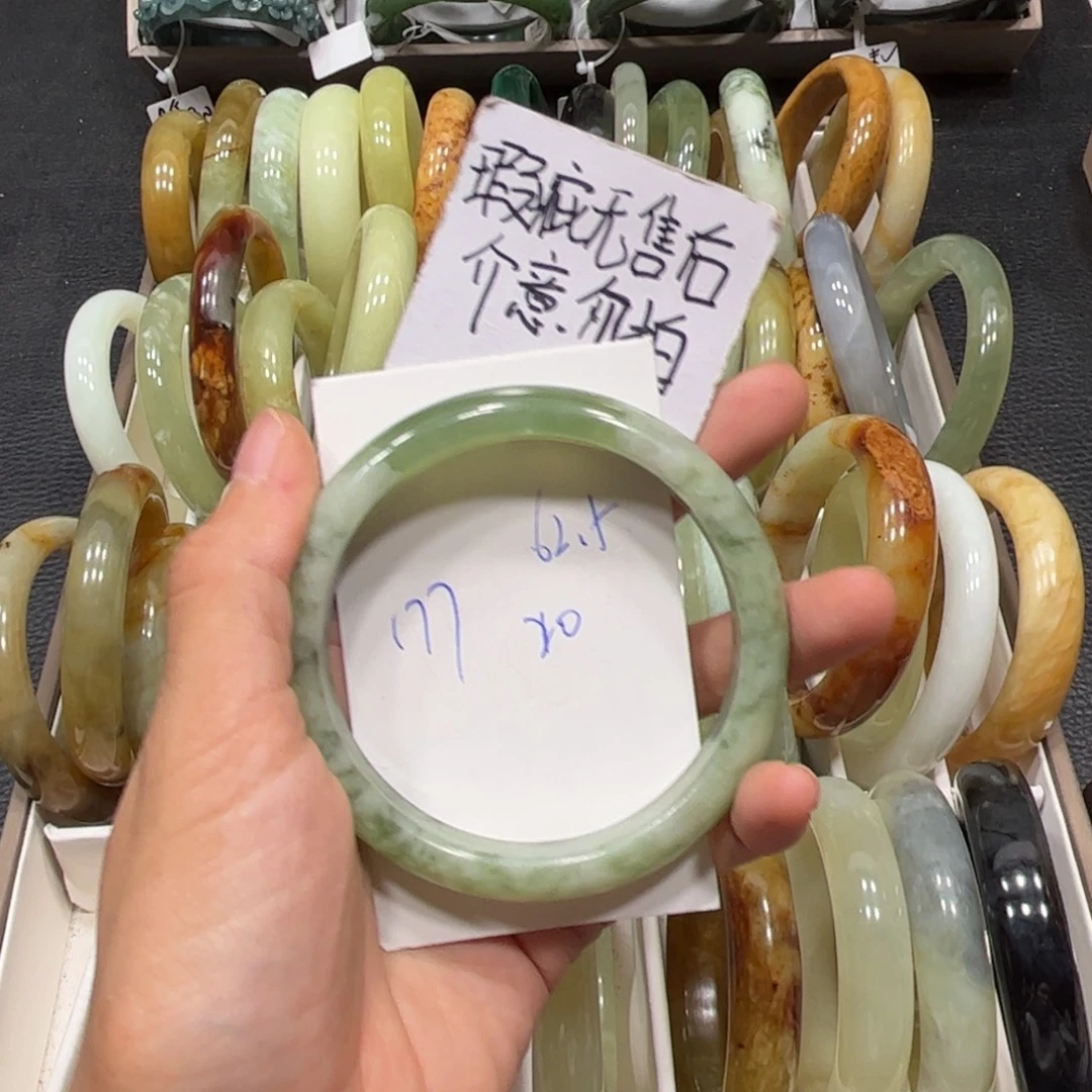 未镶嵌蛇纹石玉手镯