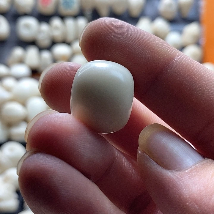 从***张菩提根/象牙果吊坠