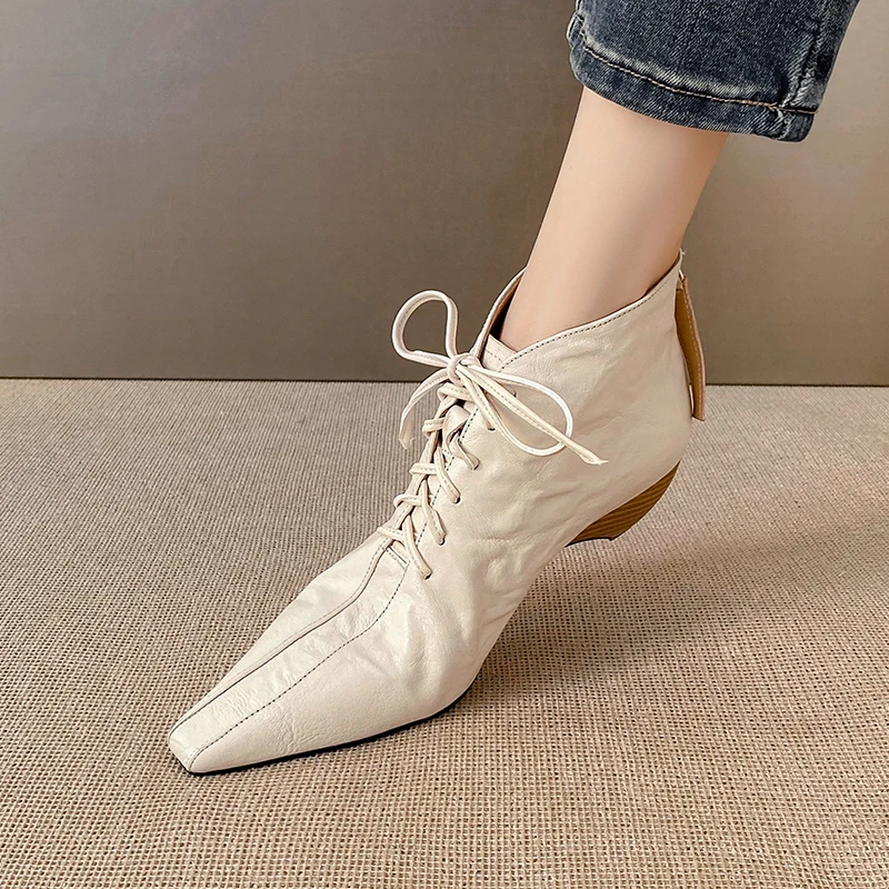 软羊皮/4.5cm/短靴英伦风中跟法式春秋欧美风坡跟方头白色时尚