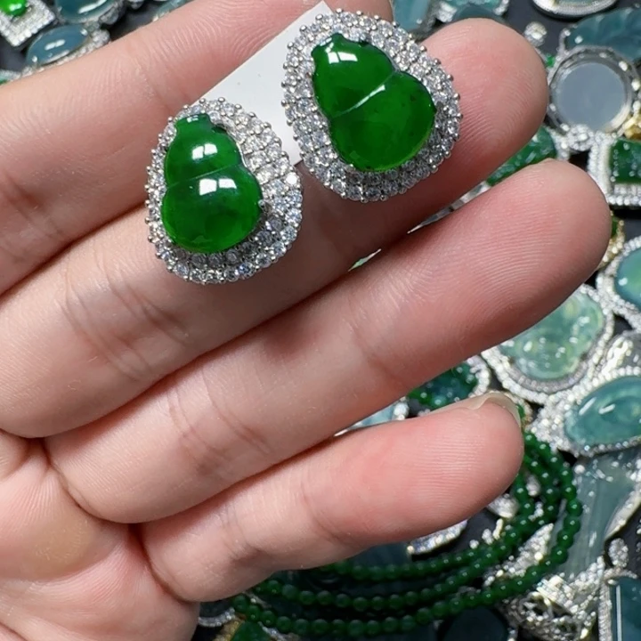 翡翠未镶嵌颈饰天然A货翡翠放漏