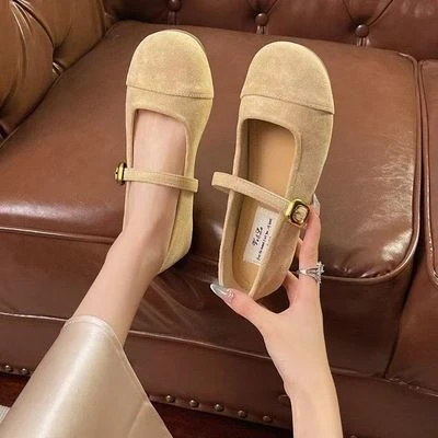 方头玛丽珍鞋女新款法式单鞋绒面浅口一字扣配裙子平底奶奶鞋