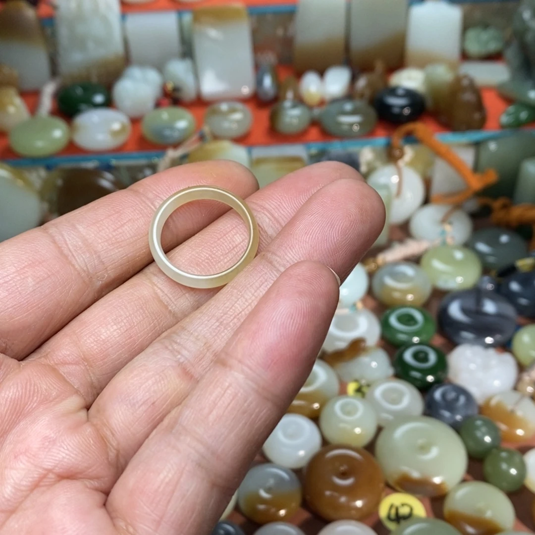 和田玉未镶嵌吊坠(不含链)