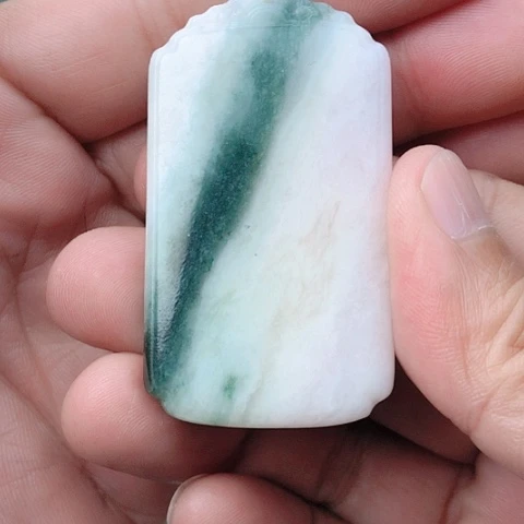 独山玉未镶嵌颈饰