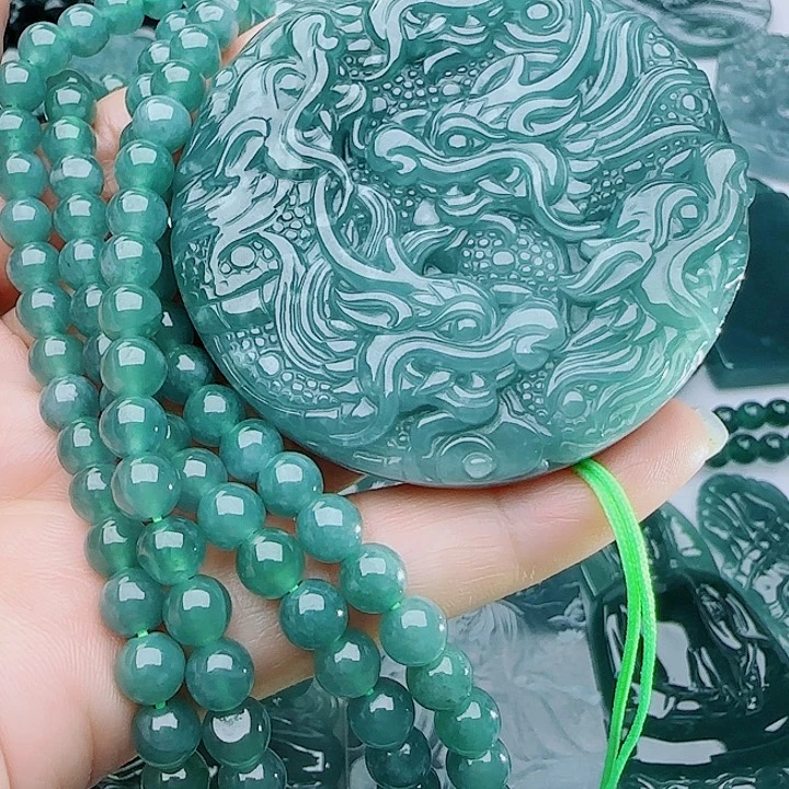 翡翠未镶嵌颈饰多样性发货天然的A货翡翠