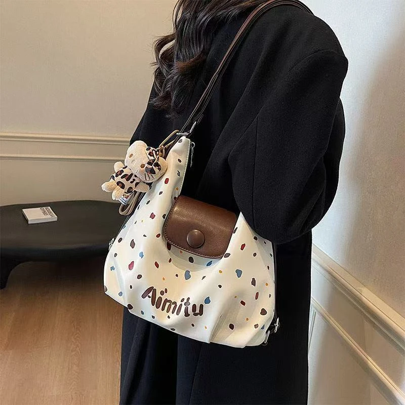 艾米兔女包2025新款春夏复古大容量单肩通勤波点时尚百搭托特包