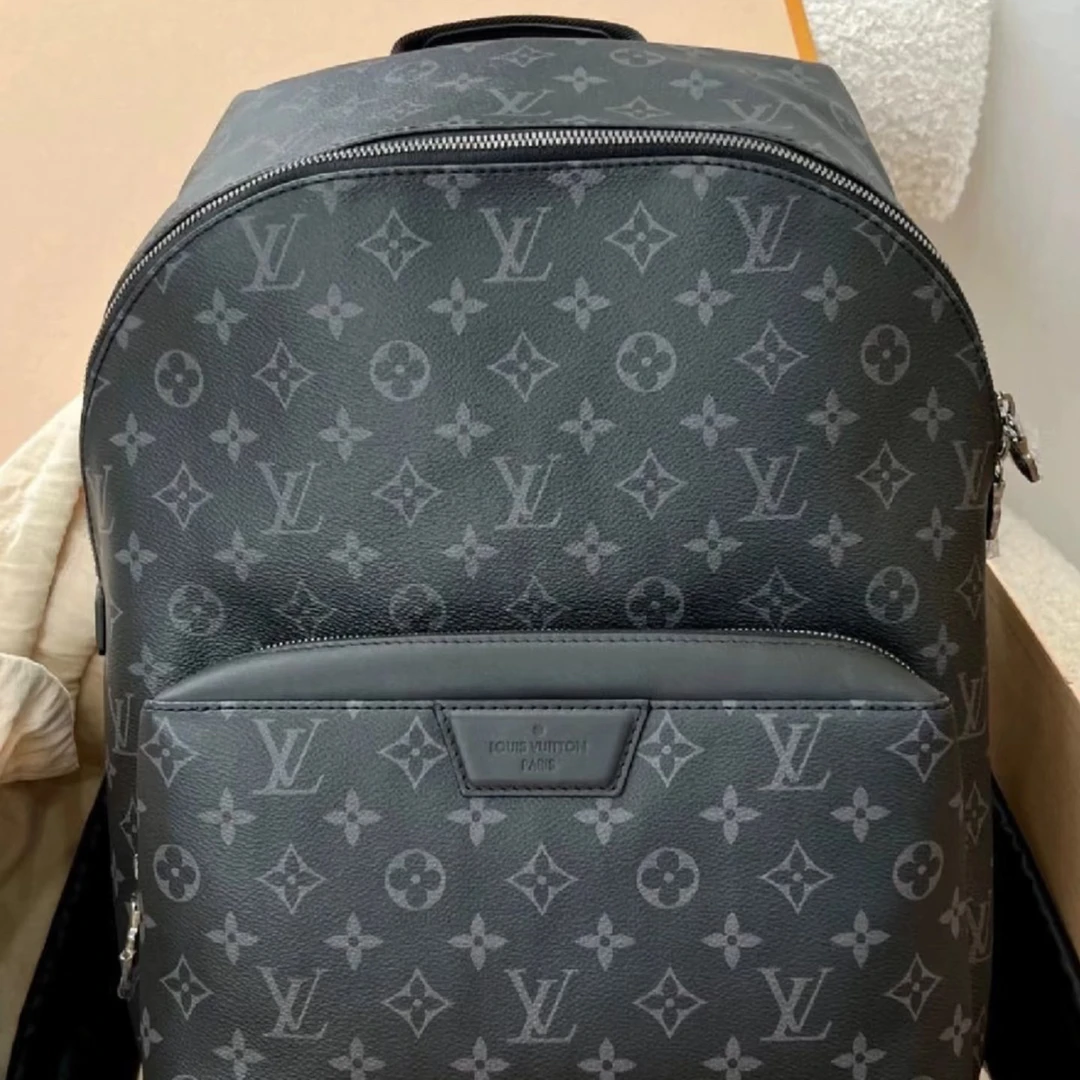 99新 LouisVuitton/路易威登 大迈/黑武士双肩包/99新