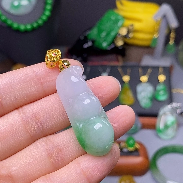 吊坠(赠链)未镶嵌翡翠