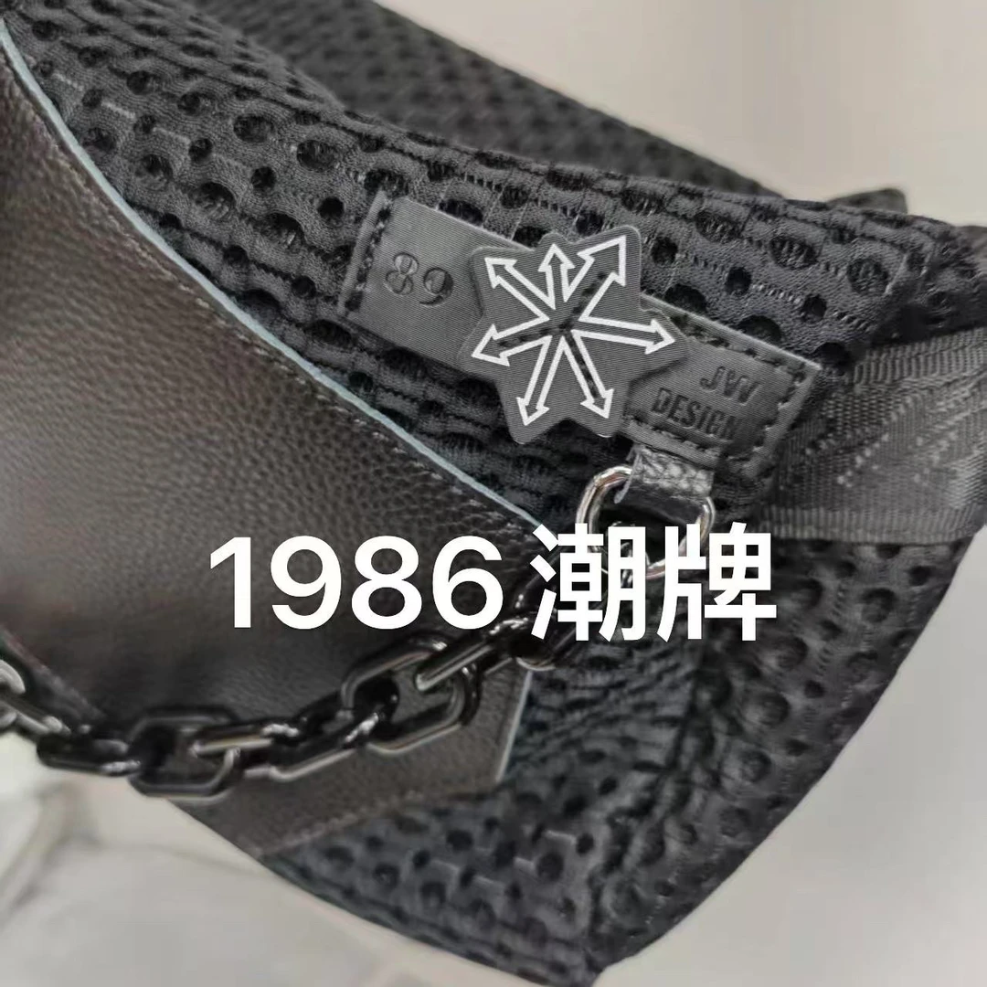 托特包防盗单肩防刮休闲文艺风斜挎包百搭时尚纹肩包水桶包黑色