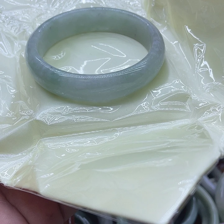 翡翠未镶嵌手镯手镯