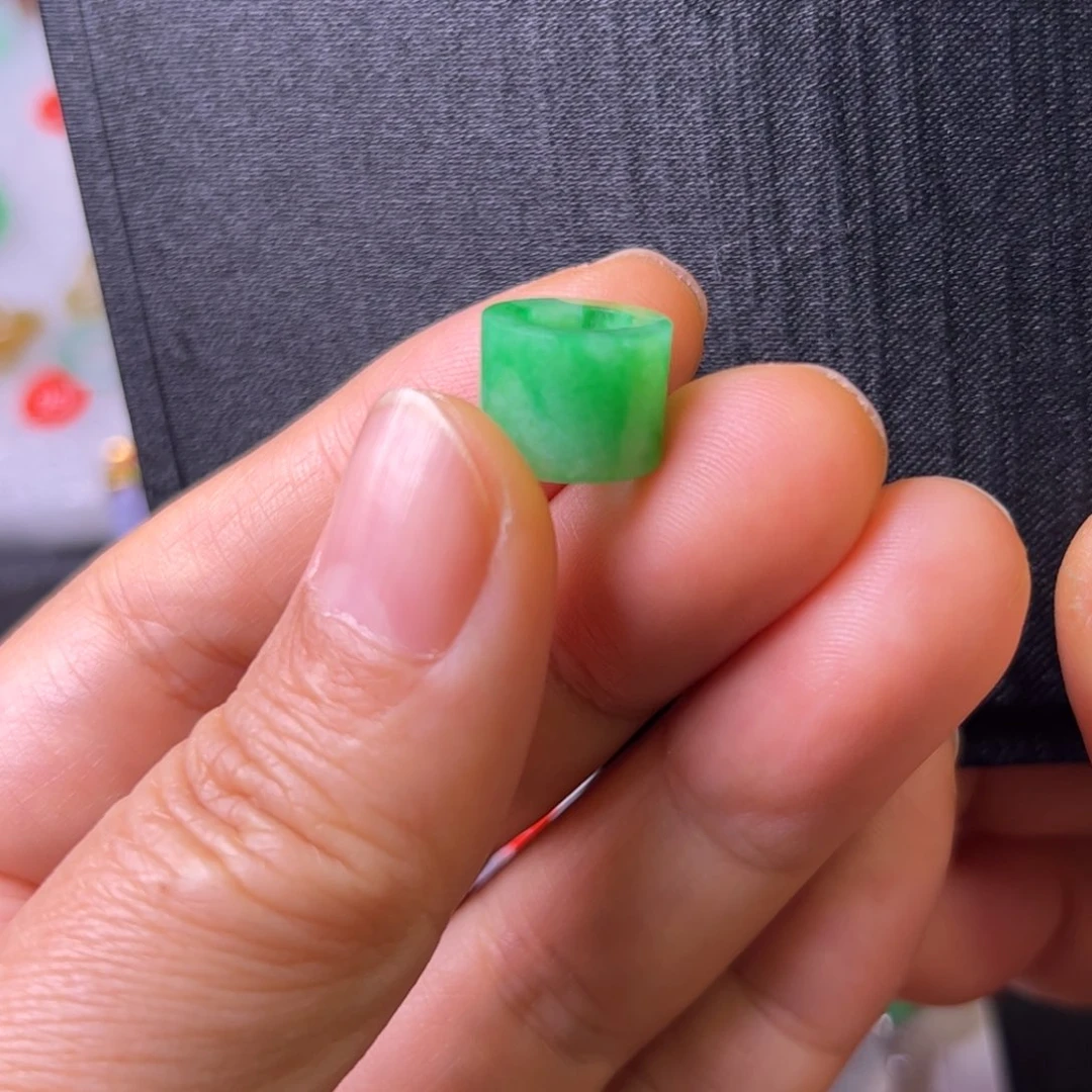 翡翠颈饰未镶嵌磐****端路路通