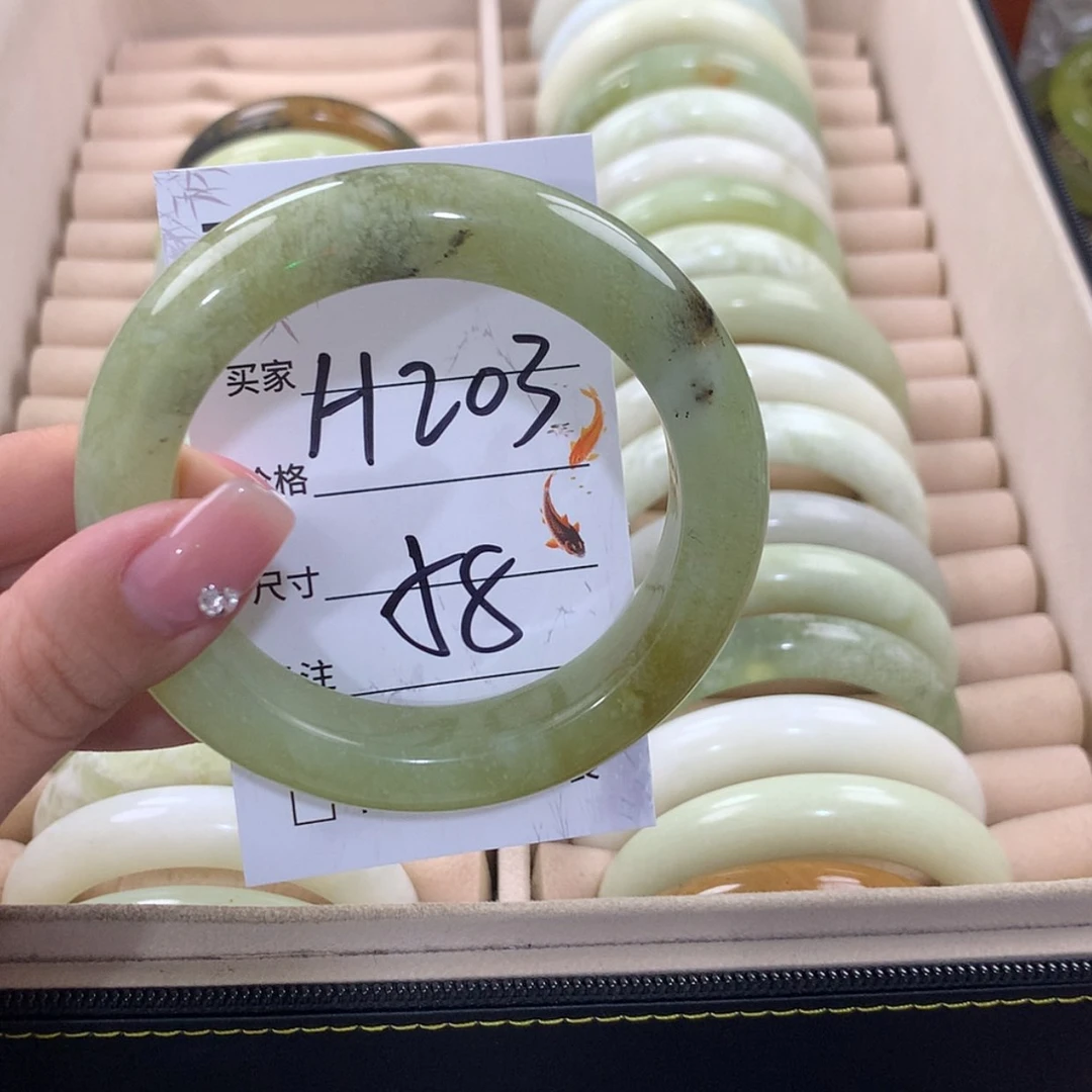 【闪购商品】蛇纹石玉未镶嵌手镯