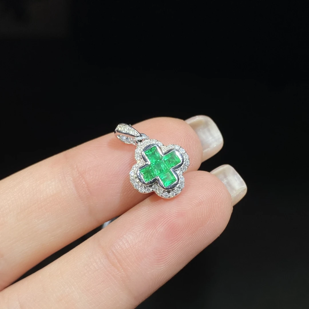 18K祖母绿吊坠YG03406910