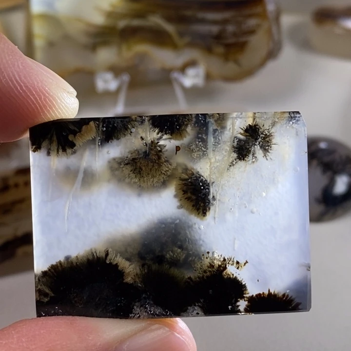 用***9玛瑙/玉髓未镶嵌珠宝奇石