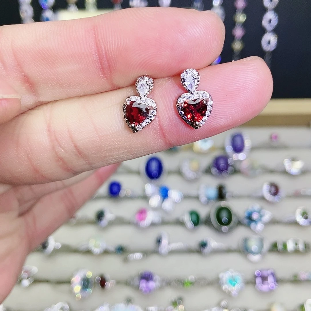 【闪购商品】未镶嵌耳饰石榴石